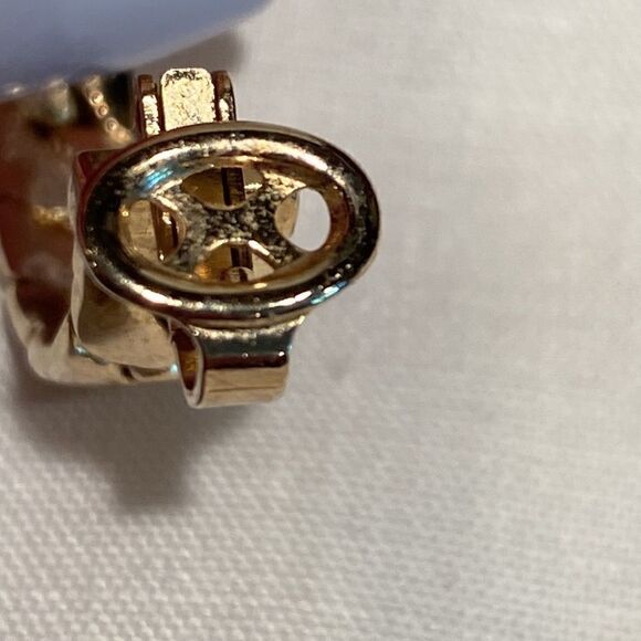 Bergere CLIP Gold Tone Flat Chain Hoops 1” - Picture 4 of 5